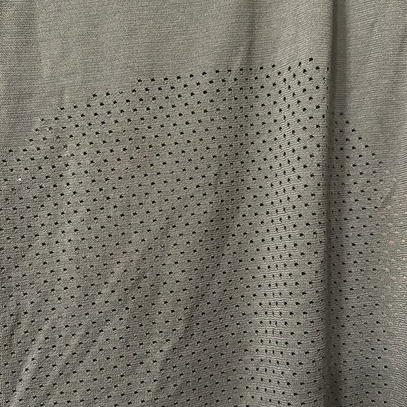 Lululemon Breeze By Muscle Tank II Size 4-6 | Excellent Condition! - Picture 3 of 6